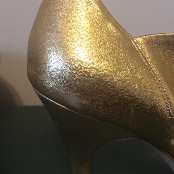 Nine West Gold Leather Sandals - Picture 5 of 5